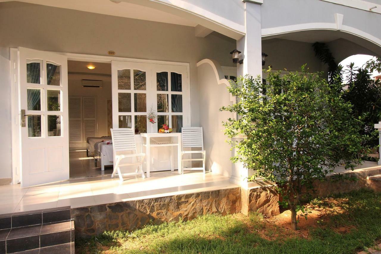 Little Paris Resort Phan Thiet Exterior photo